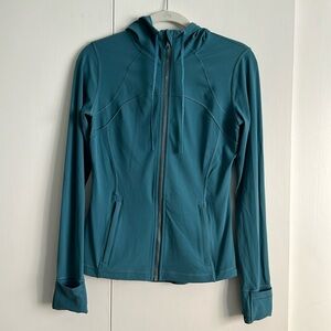 Lululemon jacket size 8 zip up turquoise great shape worn only 2x